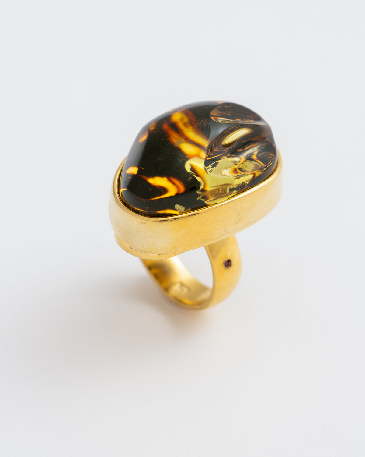 Anel Âmbar Oval Dourado