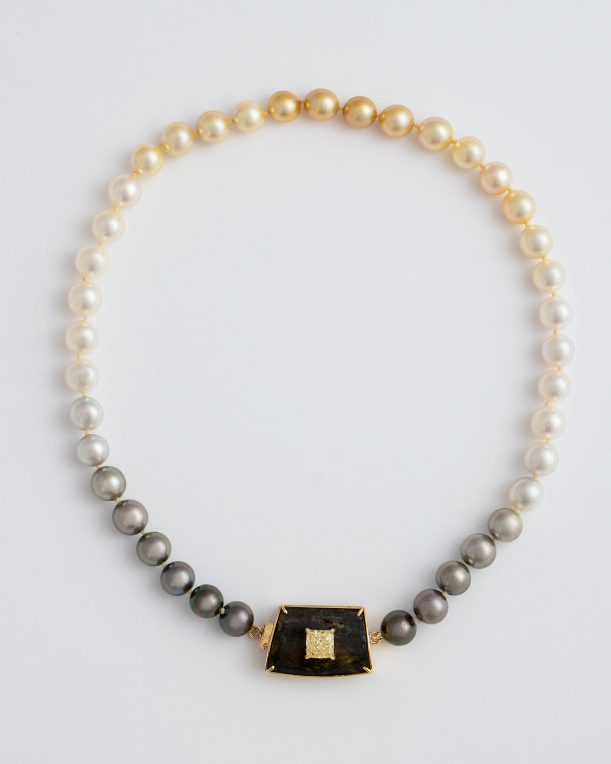 Colar Pérolas Degradê e Diamante