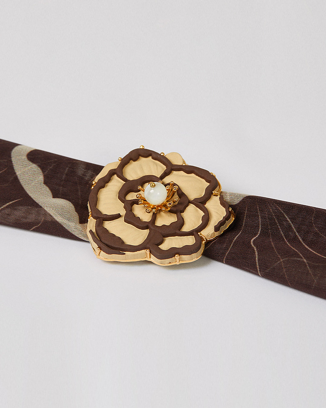 Broche Peônia Flex Dourado