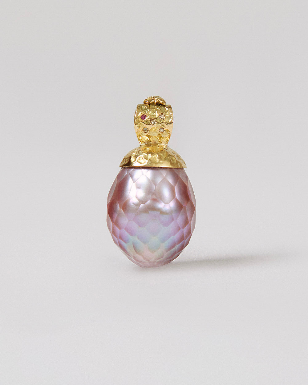 Pingente Pérola Lavanda Lapidada e Diamantes Brown