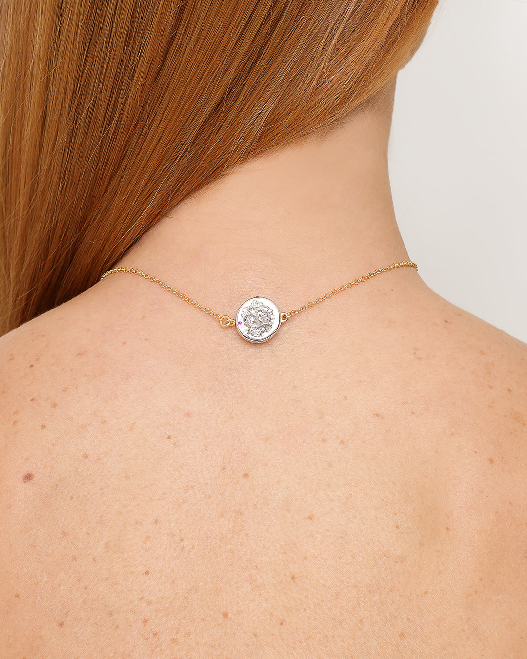 Choker Cavalos Dourado
