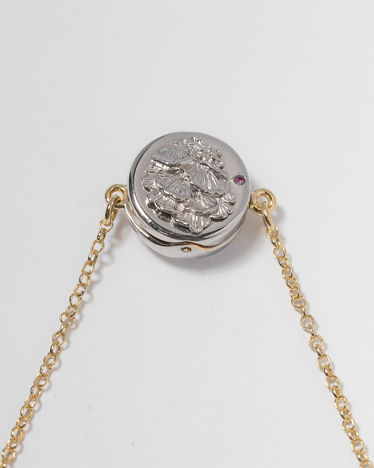 Choker Cavalos Dourado