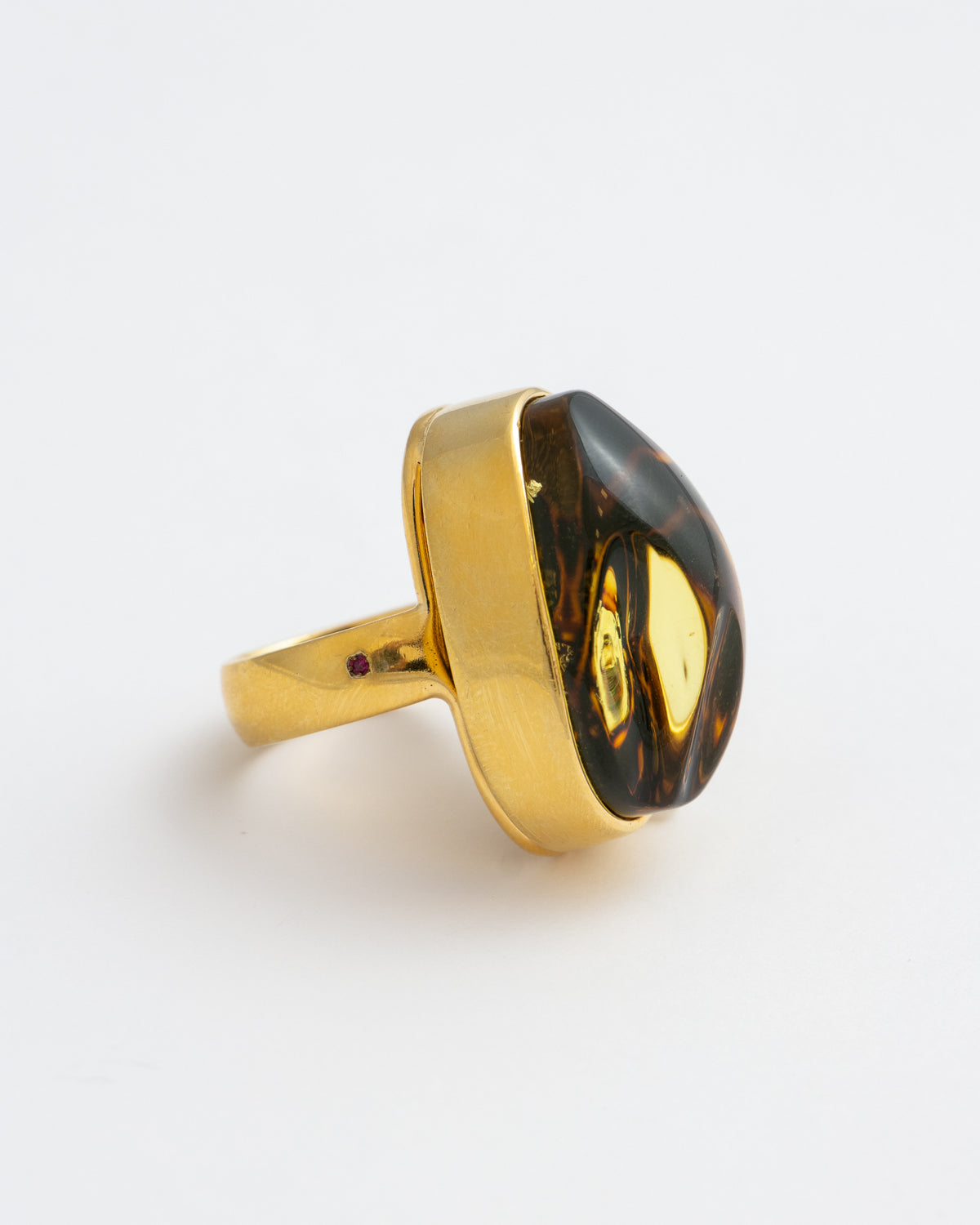 Anel Âmbar Oval Dourado