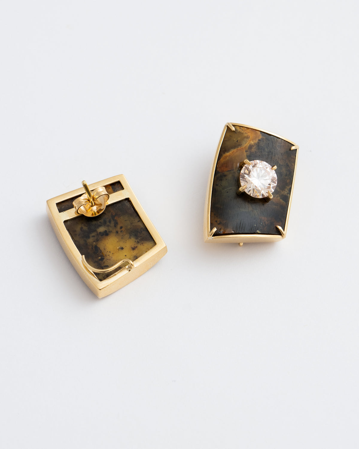 Brinco Âmbar Tartaruga e Diamante