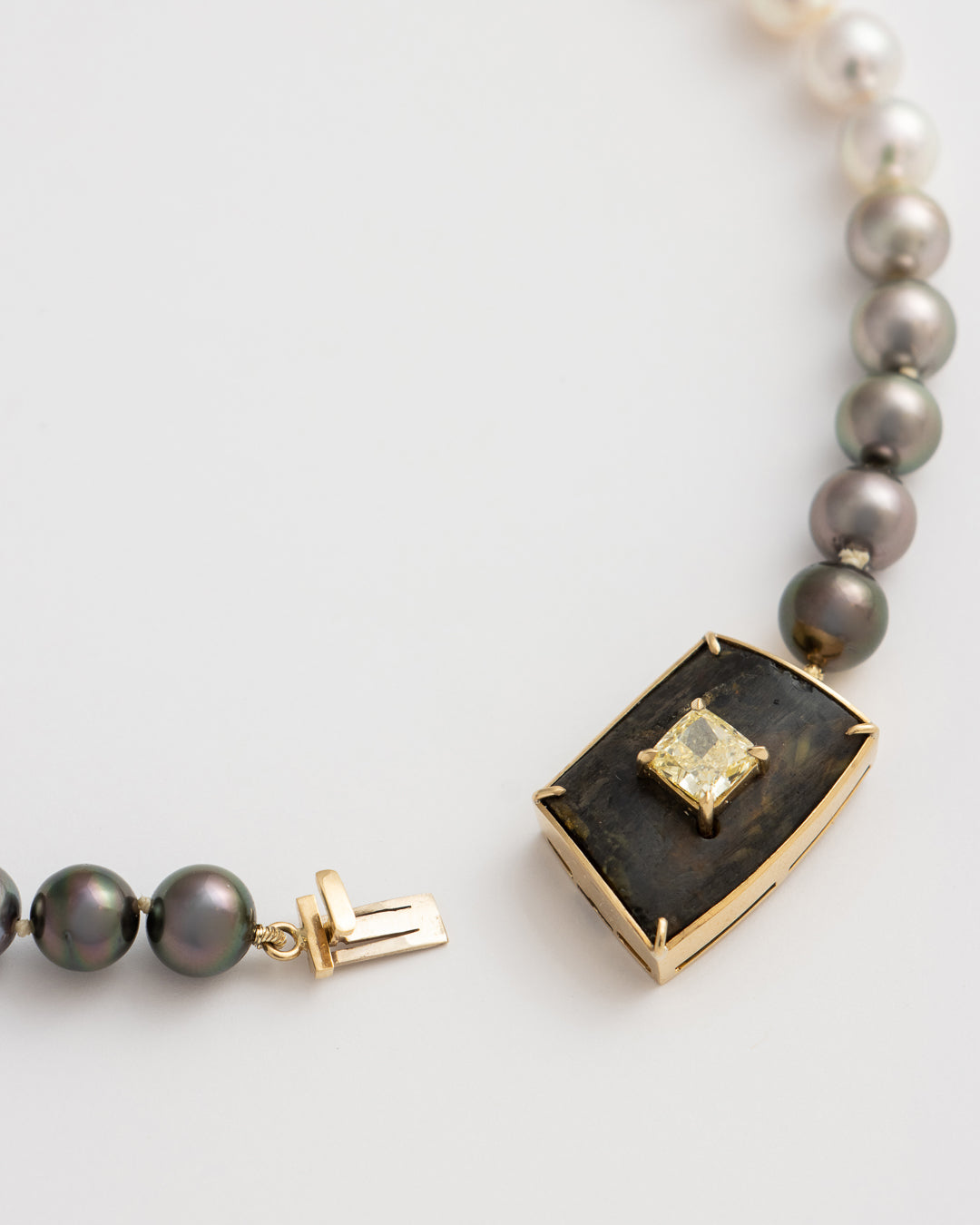 Colar Pérolas Degradê e Diamante