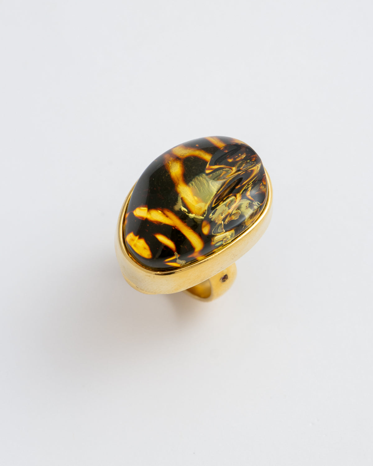 Anel Âmbar Oval Dourado