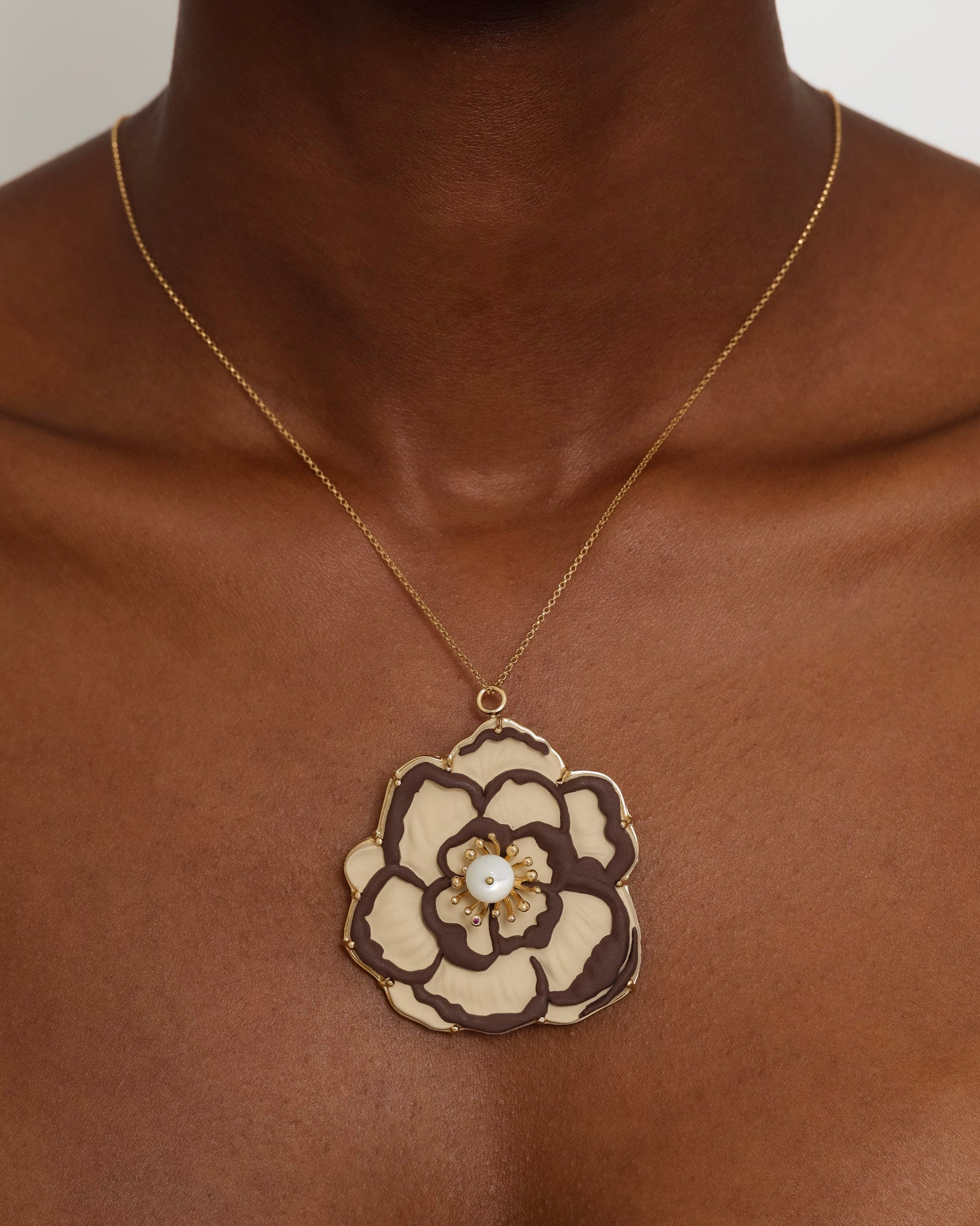 Broche Peônia Flex Dourado