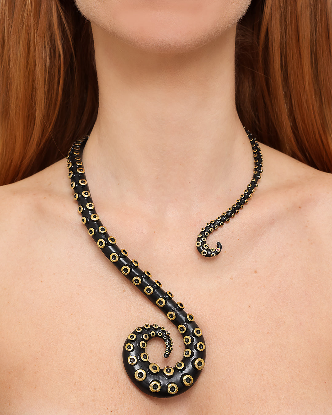 Colar Octopus Latão Com Banho Negro