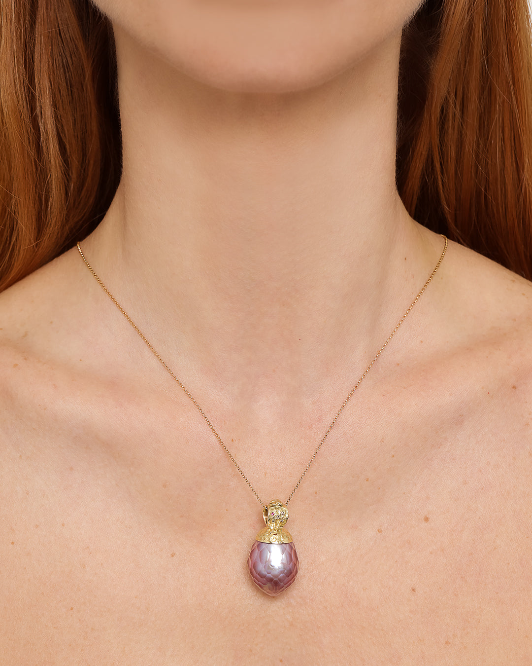 Pingente Pérola Lavanda Lapidada e Diamantes Brown