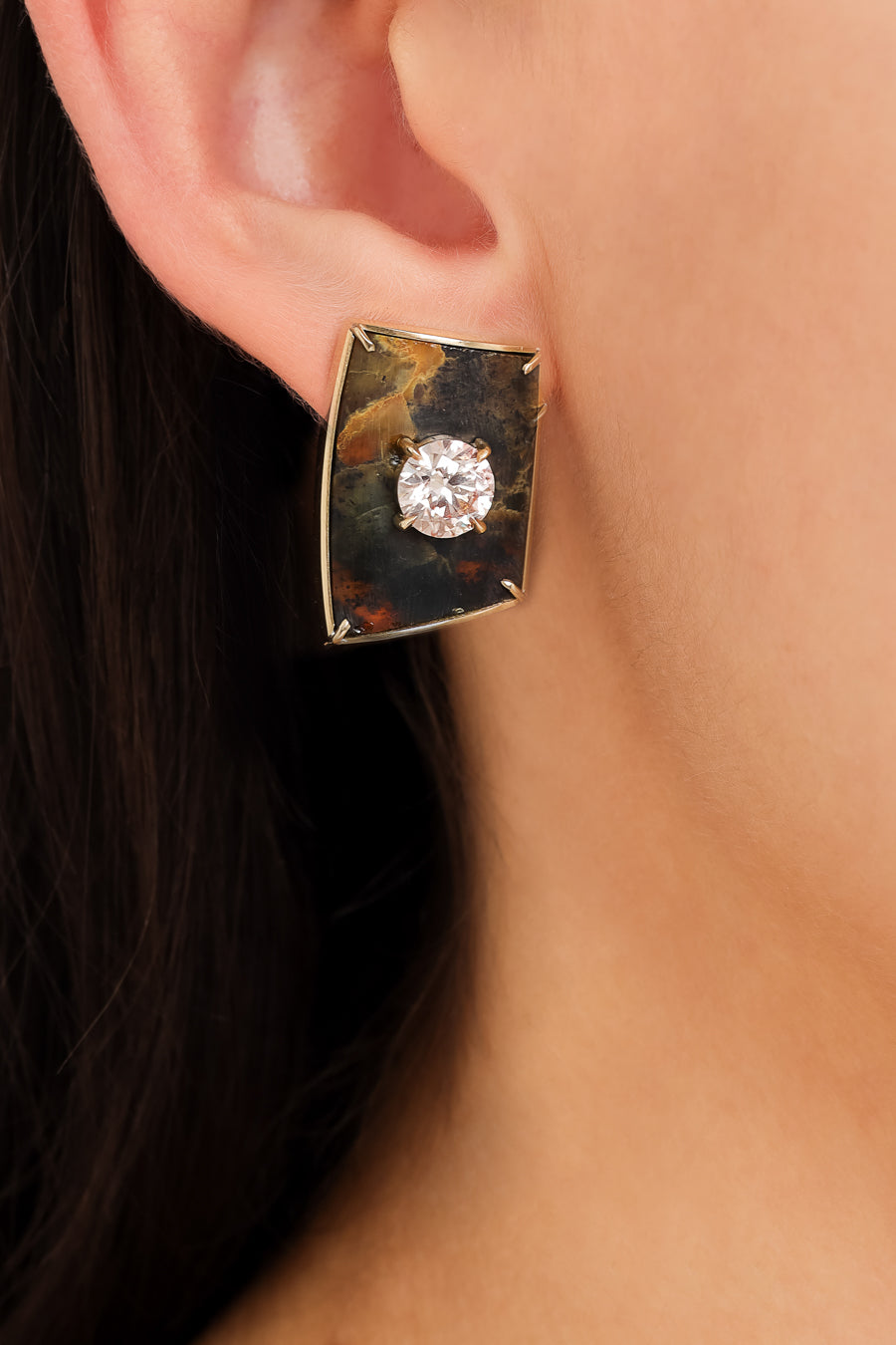 Brinco Âmbar Tartaruga e Diamante